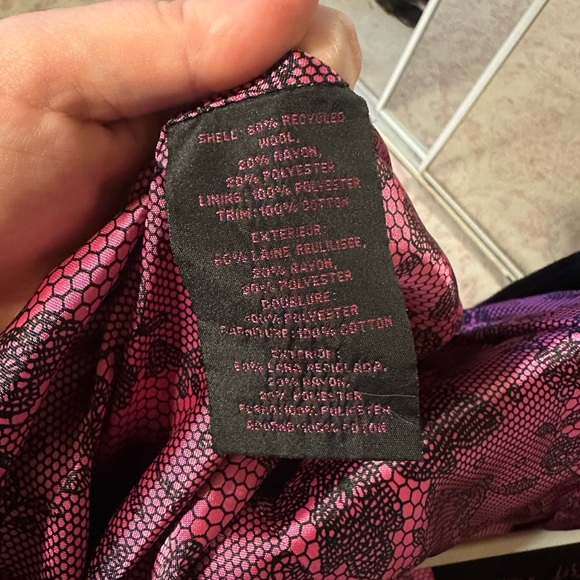 Betsey Johnson black coat with heart button and bow in the back - Picture 7 of 7